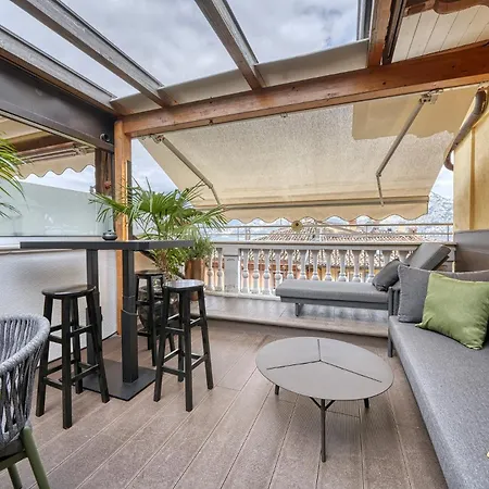 - Attico Porto -lakefront Rooftop Terrace شقة