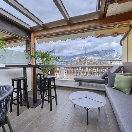 شقة - Attico Porto -lakefront Rooftop Terrace *